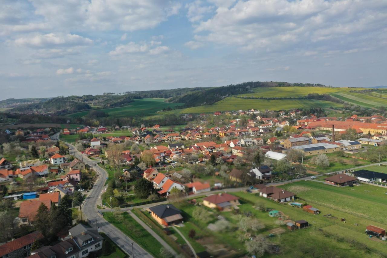 Penzion Renesance Drnovice  Luaran gambar